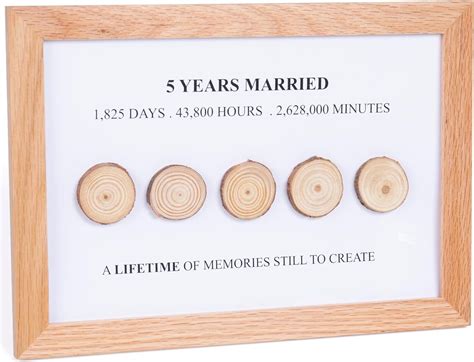 fifth anniversary gift wood